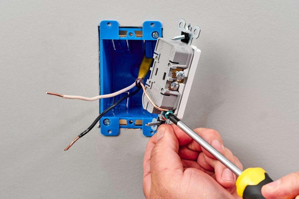 how-to-wire-an-outlet